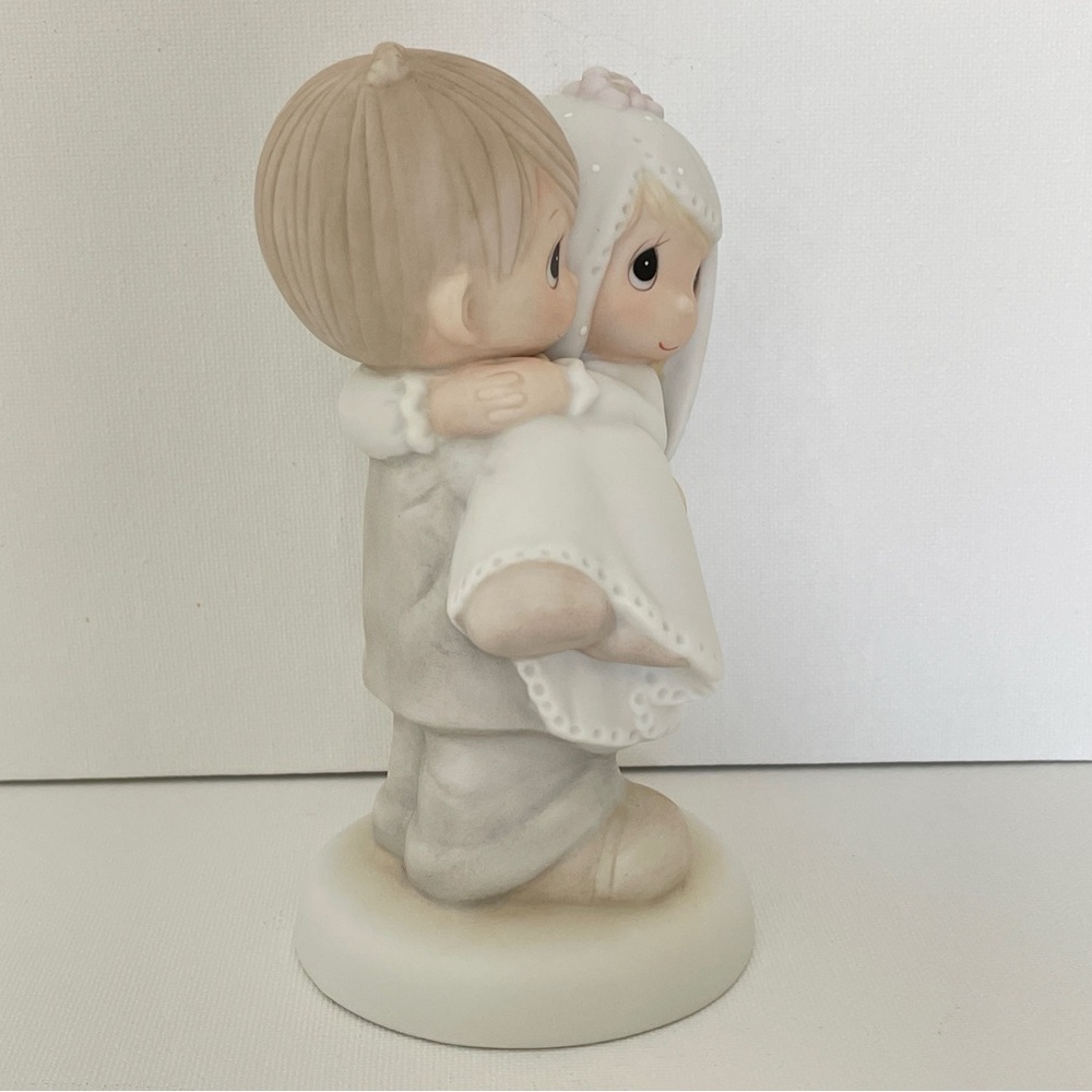 Vintage Precious Moments Bride and Groom Wedding Figurine “Bless You Two” - Picture 3 of 11
